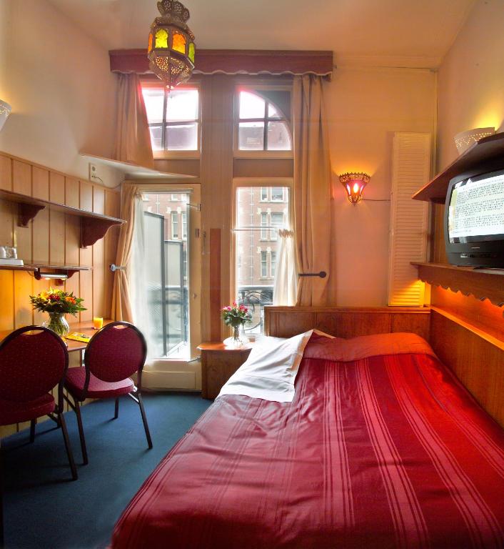 Nadia Hotel — Hotel rooms in Amsterdam, North Netherlands