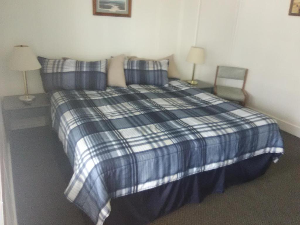 Trail Motel photo