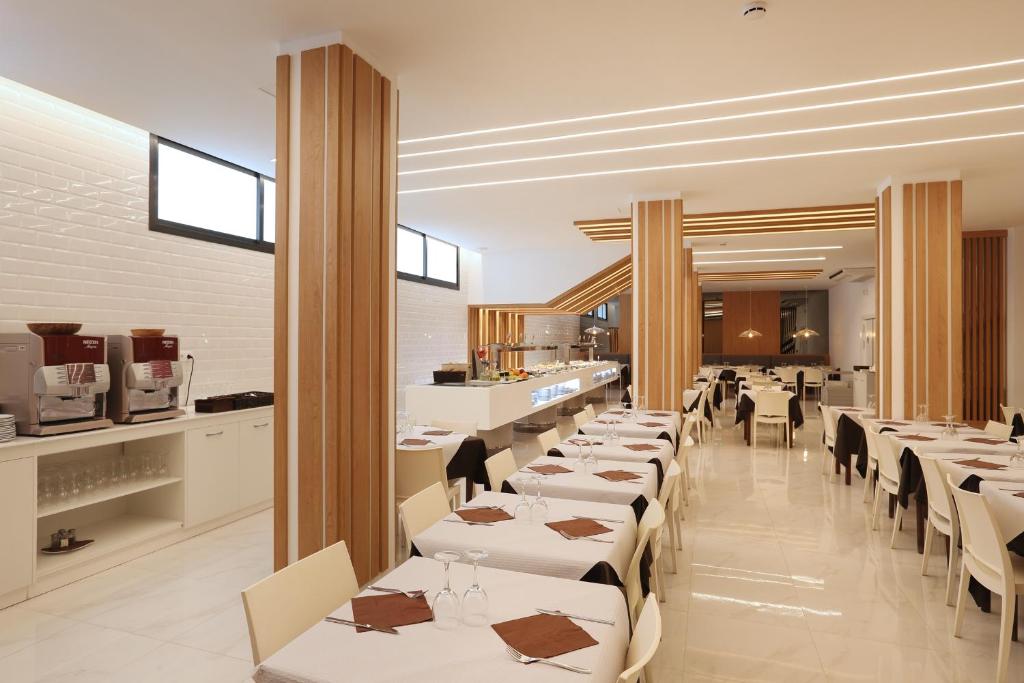 Hotel Brasil — Restaurant & bars in Benidorm, Valencian Community