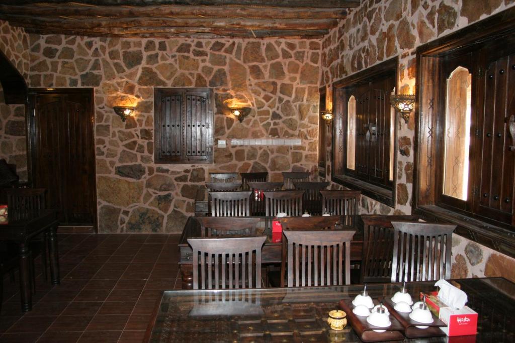 Restaurant, Esra Hotel Apartment in Khasab