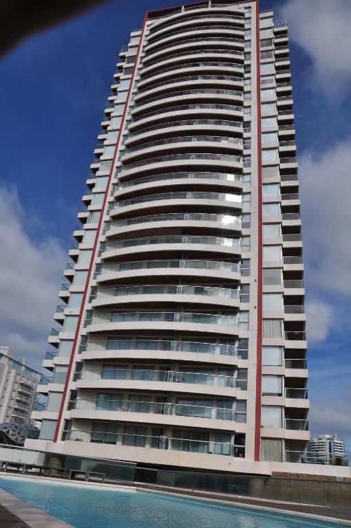 Icon, Punta del Este