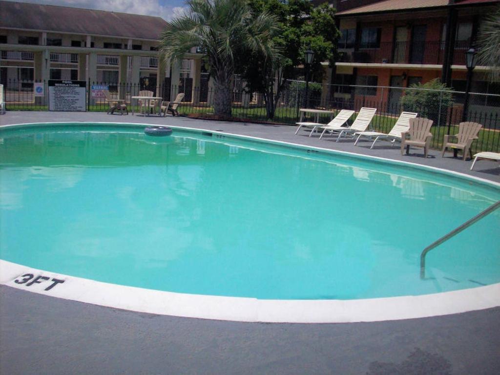 Days Inn by Wyndham Dothan photo