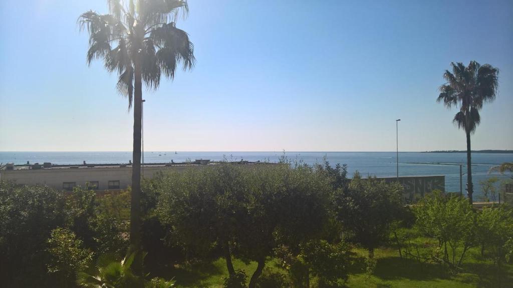 Holiday Home with beautiful Sea View - 3