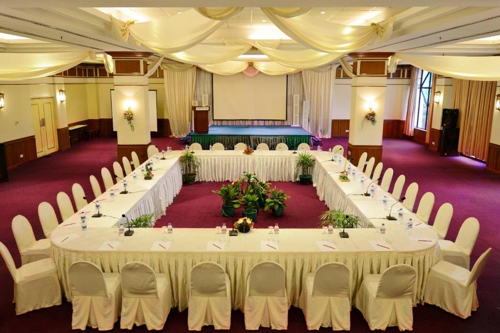 Banquet hall
