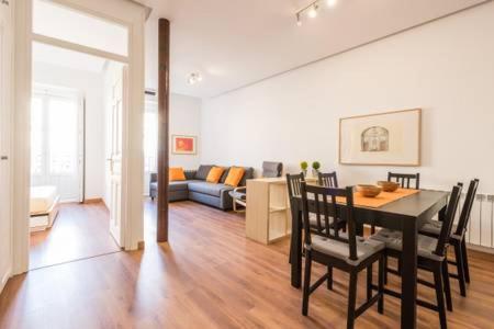 Apartamento La Latina II — Hotel in Madrid