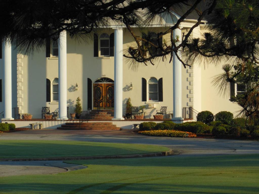 Beau Rivage Golf and Resort photo