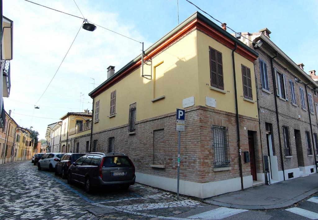 Via di Roma 4 - 3