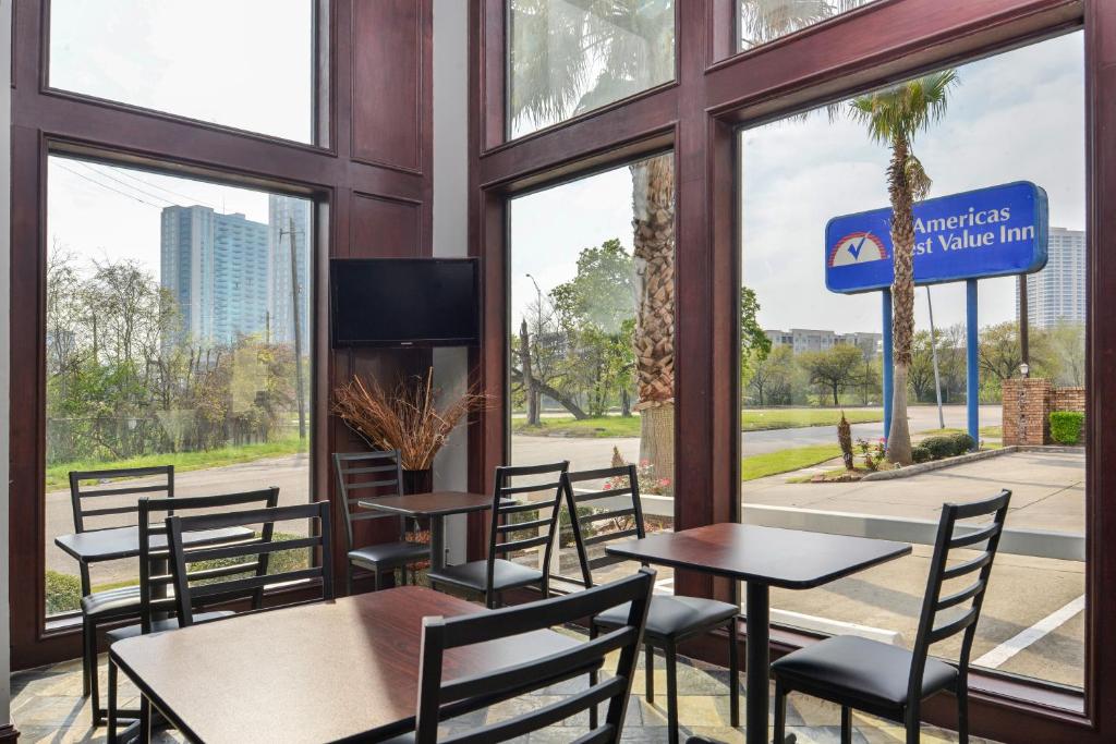أمريكاز بيست فاليو إن ميديكال سنتر داونتاون (Americas Best Value Inn Medical Center Downtown)