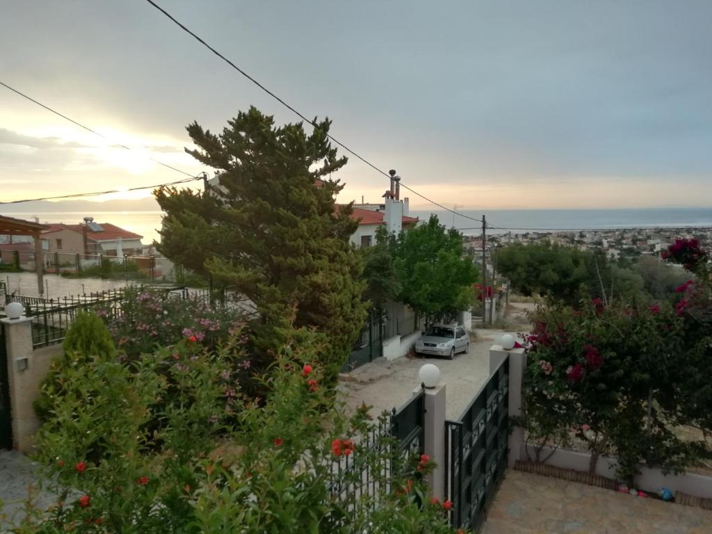 Airport Family House — Hotel in Athens