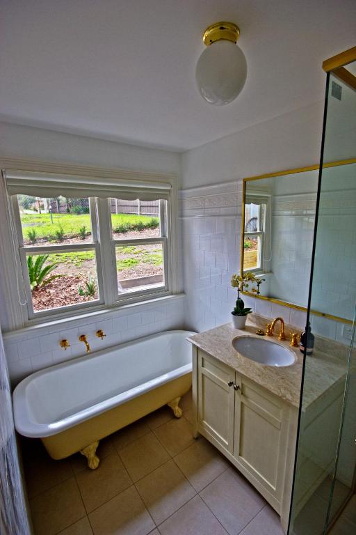The Oaks Lilydale Accommodation photo