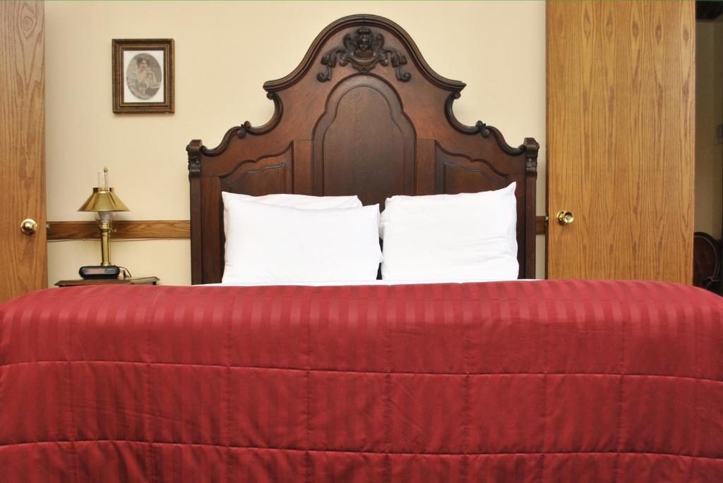 Hotel Millersburg Photo 5