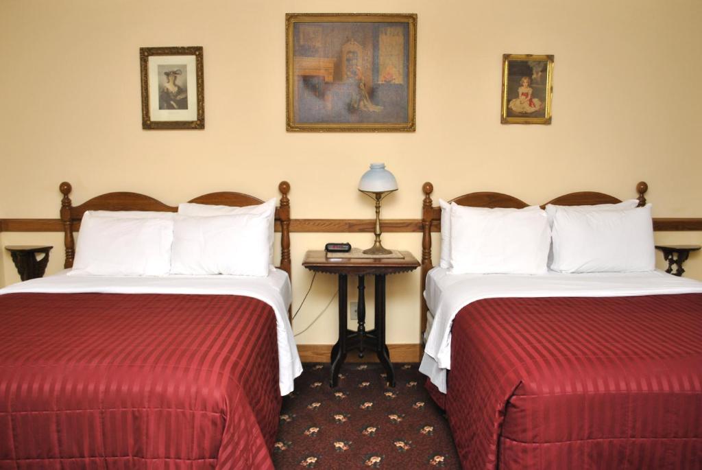 Hotel Millersburg Photo 6