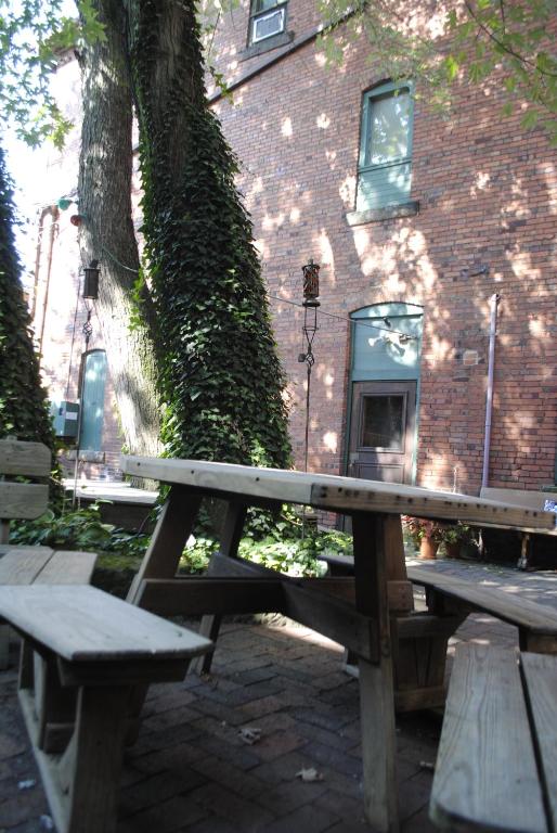 Hotel Millersburg Photo 20