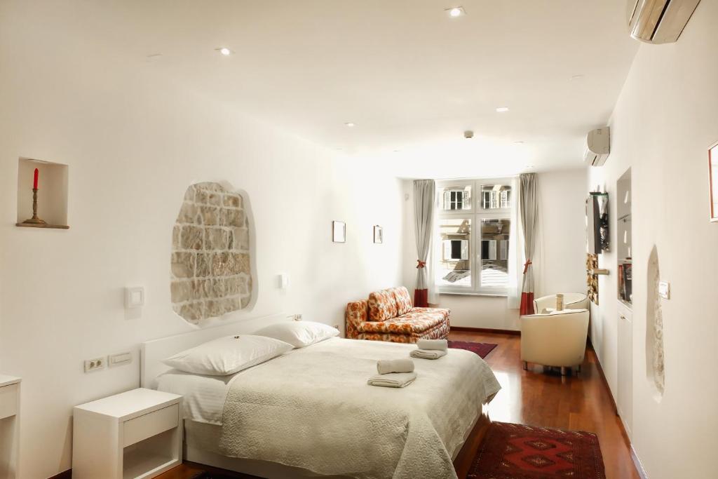 Old Square Studio Apartment — Hotel in Split