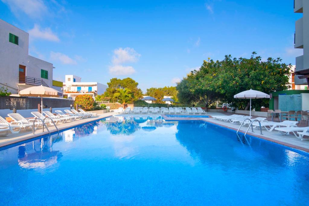 azuLine Hotel S'Anfora & Fleming — Swimming pool in San Antonio, Balearic Islands