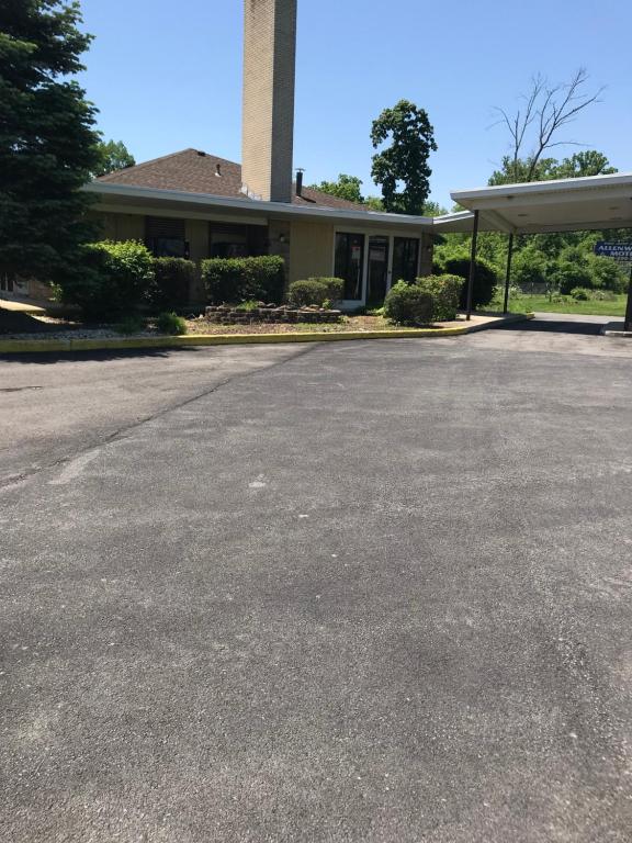 Allenwood Motel photo