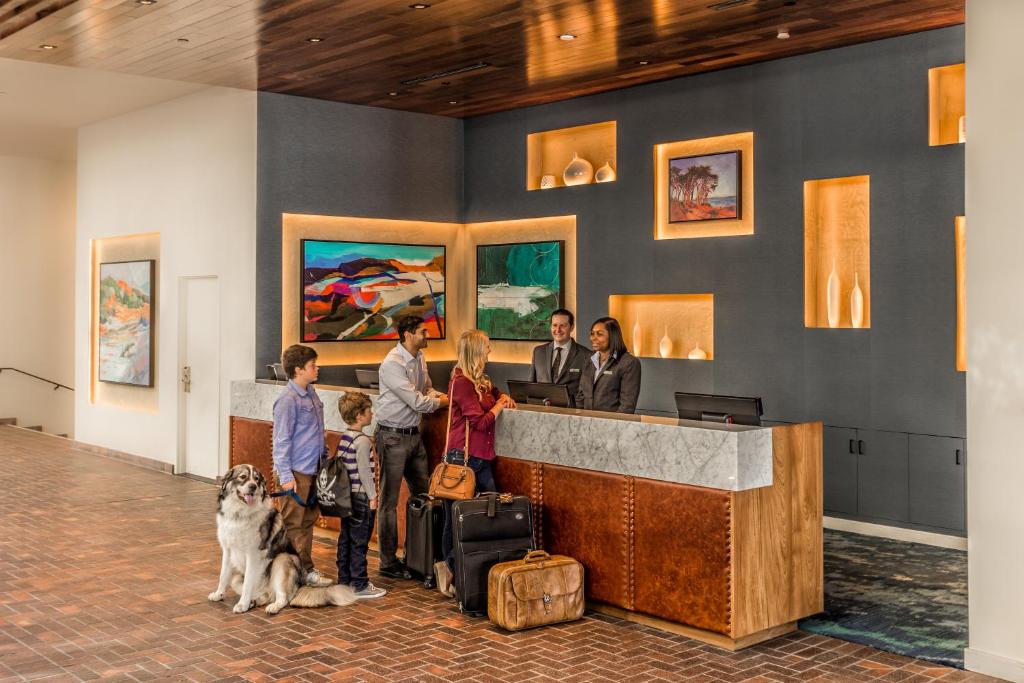 Portola Hotel And Spa Photo 4