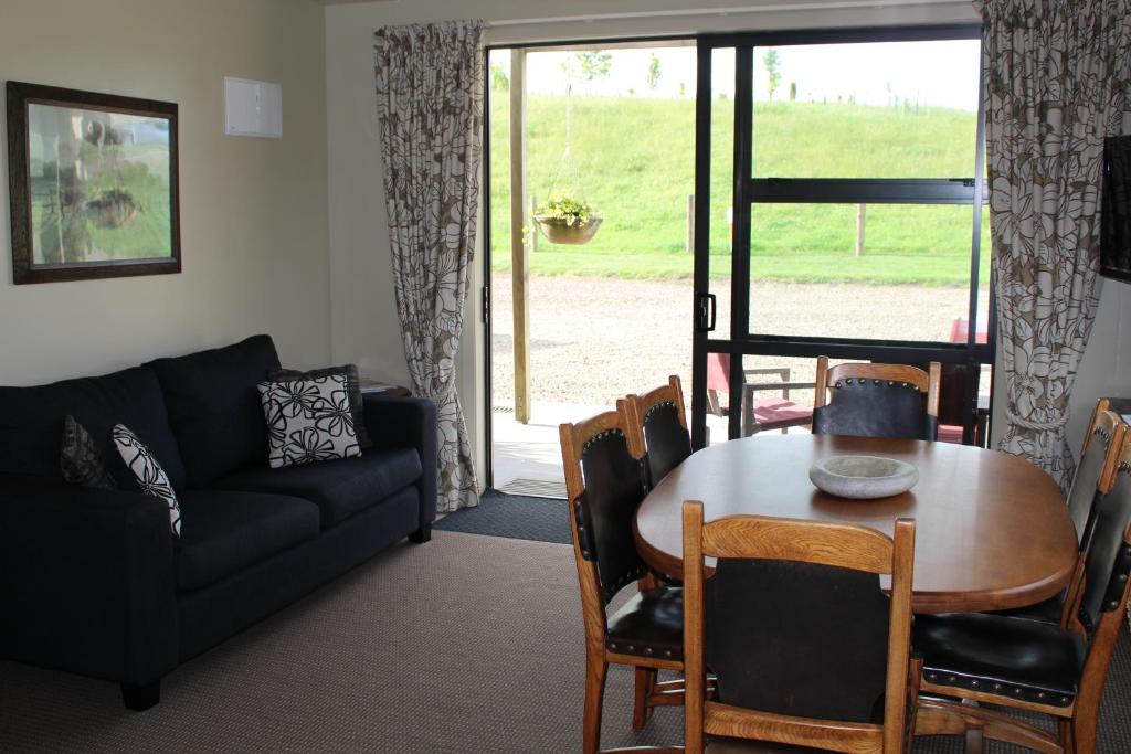 The Loft at Te Kumi Tirohanga photo