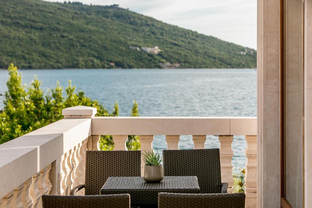Hedera Residences - Kumbor photo