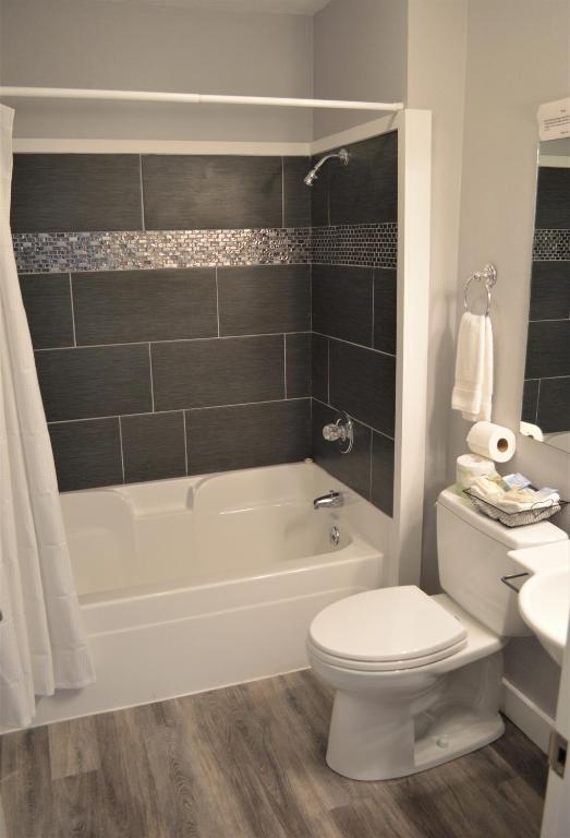 Popular attractions Area Nearby Property