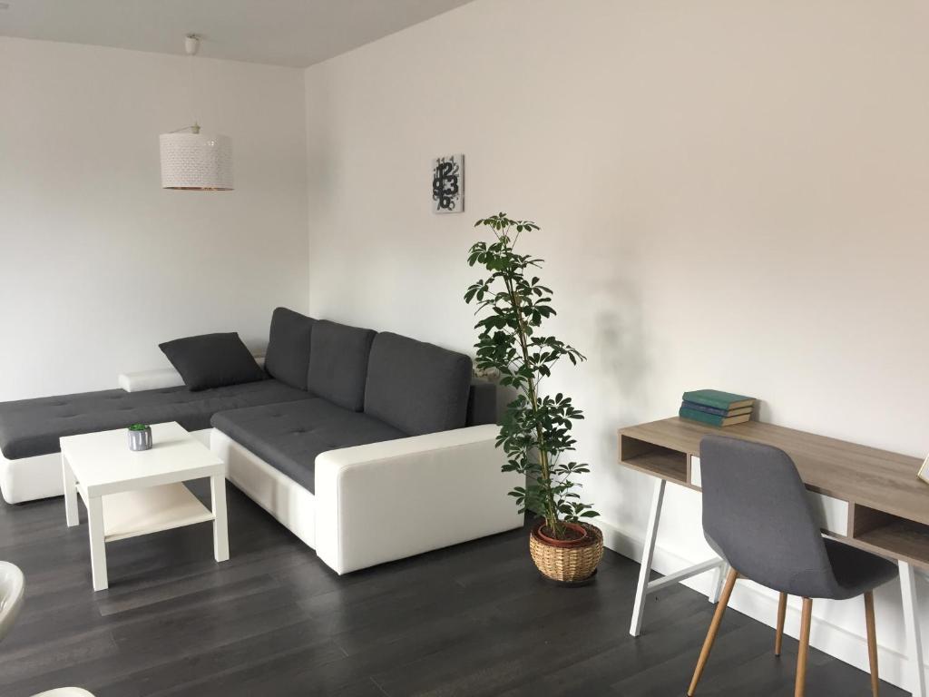 Rozmaring Apartman Pecs — Hotel in Pecs