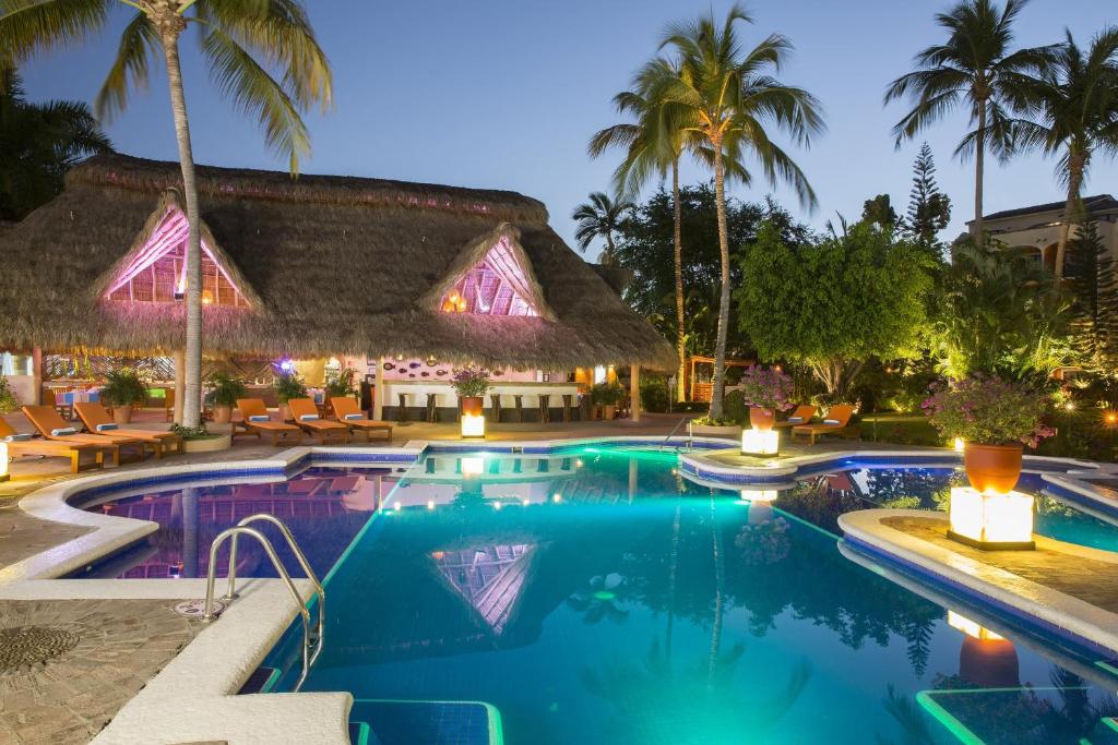Flamingo Vallarta Hotel &amp; Marina — Hotel in Puerto Vallarta