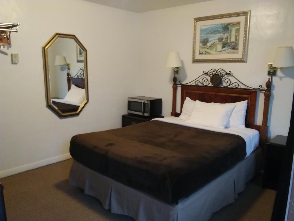 Bay Bridge Motel photo