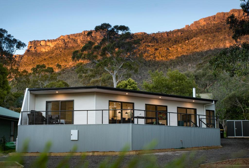 Golton in the Gap, Halls Gap