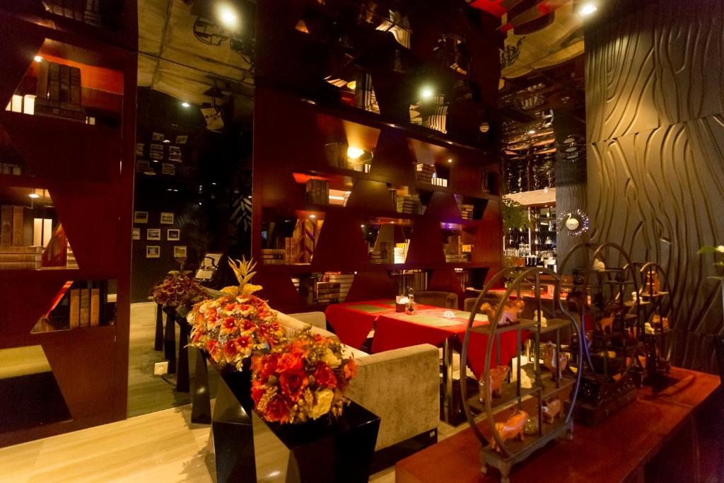 Metropolo, Guangzhou, Wanda Plaza-Baiyun Mountain, Kanton