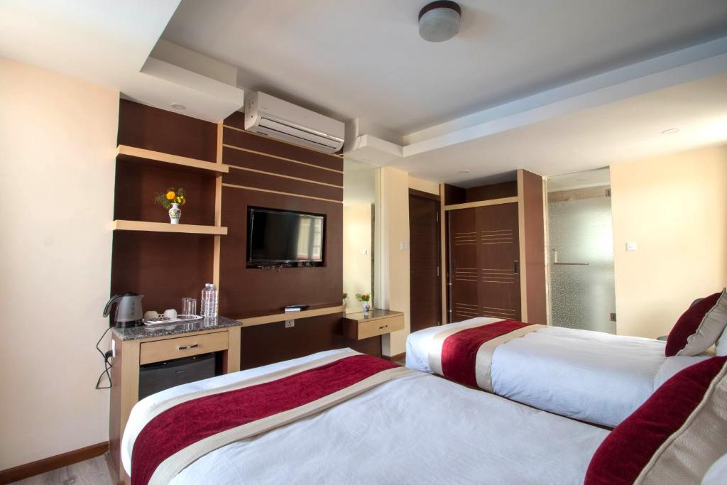 Hotel Himalaya Hub photo