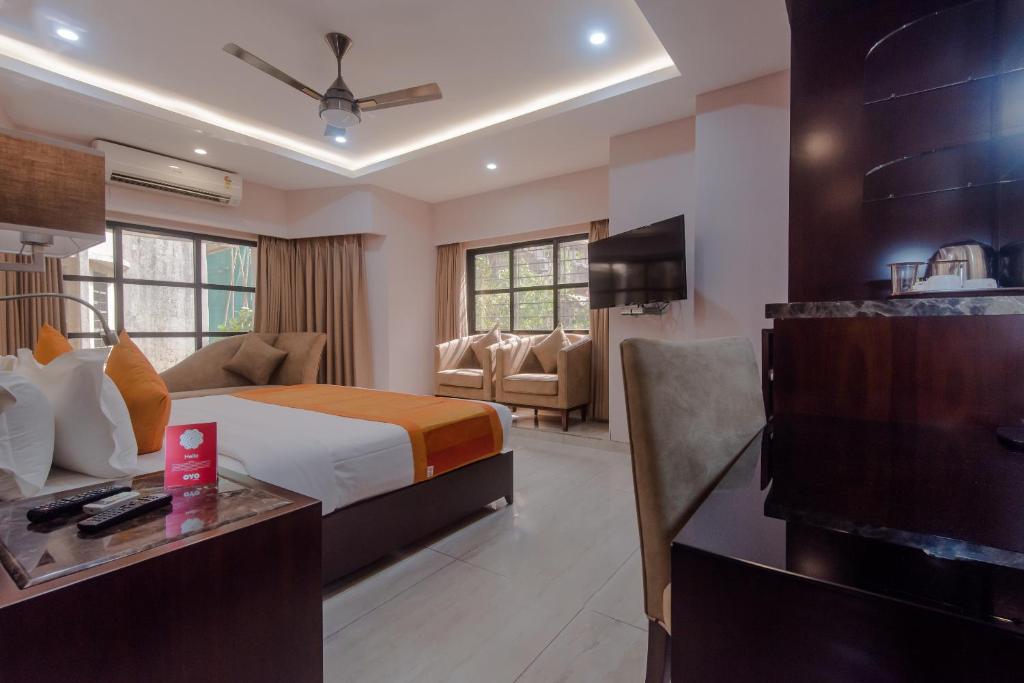 Mumbai Godwin Hotel room