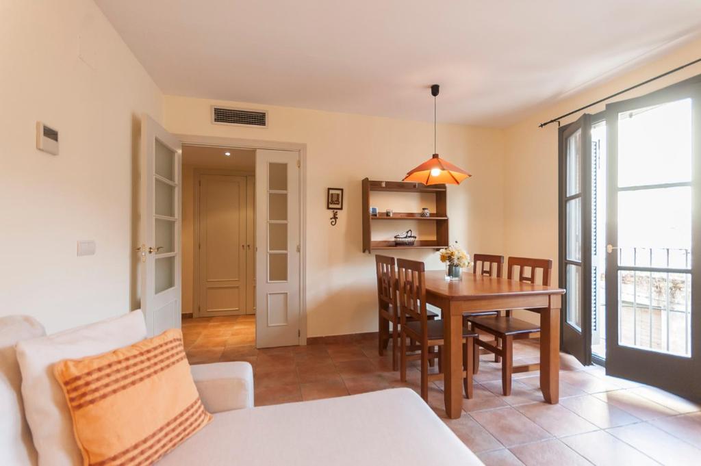 Lets Holidays NICE APARTMENT in the CENTER of TOSSA - 2