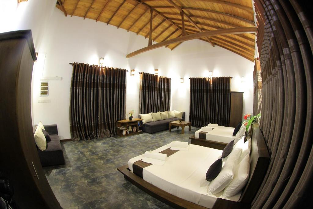 1. Villa Hi..