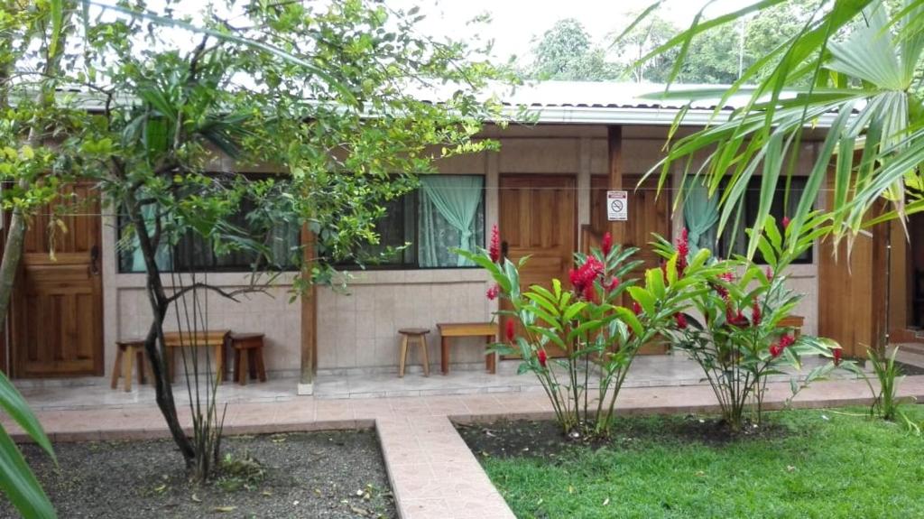 Exterior view, Cabinas Popular in Puerto Viejo de Talamanca
