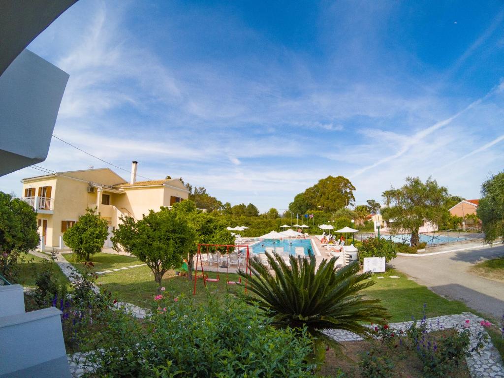 Yianetta Hotel & Suites — Swimming pool in Kavos, Ionian Islands