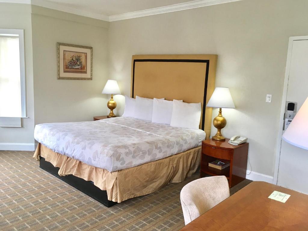 Americas Best Value Inn & Suites - SoMa Main image 2