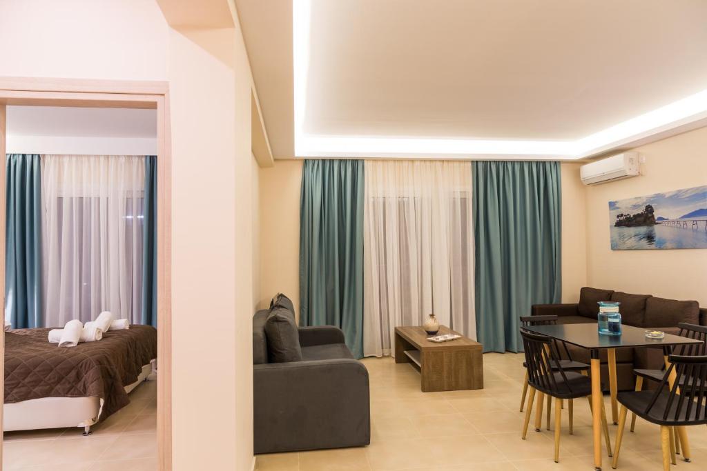 Laura Beach House — Hotel rooms in Alykes, Ionian Islands