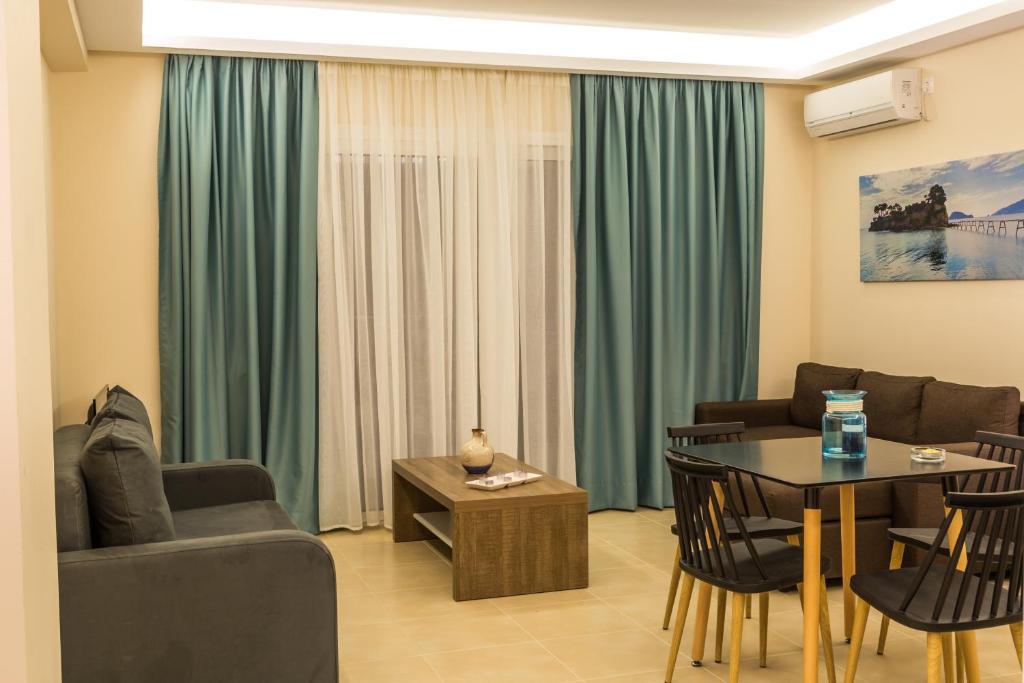 Laura Beach House — Hotel rooms in Alykes, Ionian Islands