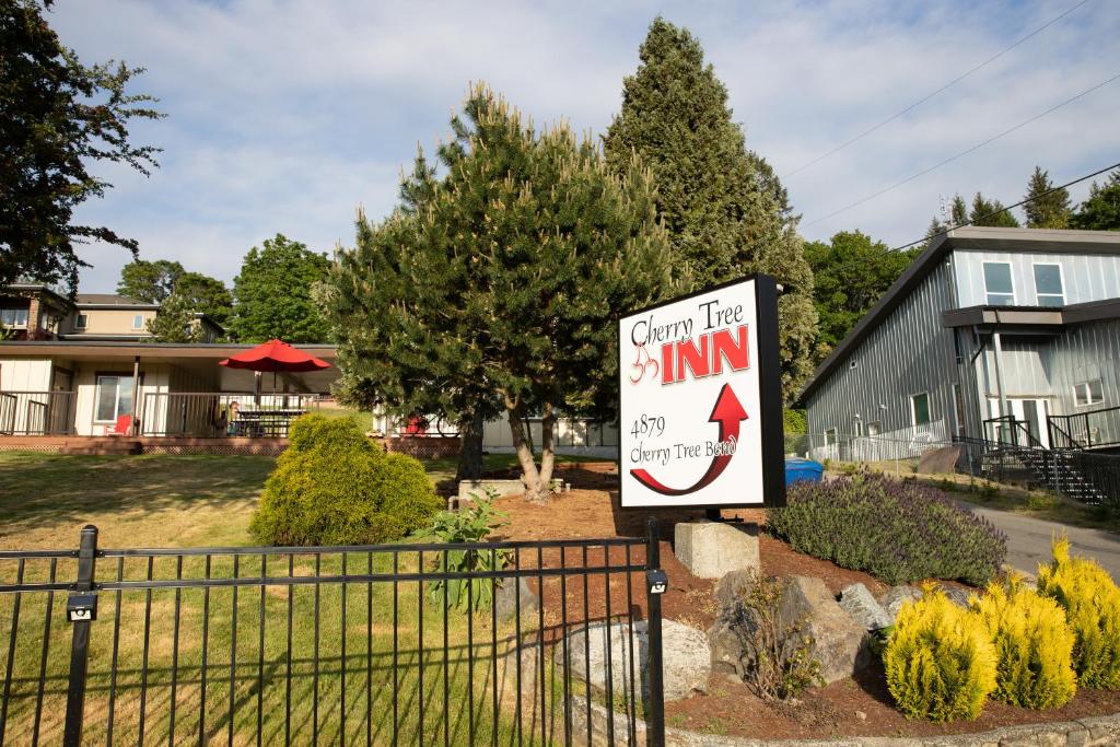 Cherry Tree Inn In Victoria Canada Reviews Price From 43 Planet Of Hotels