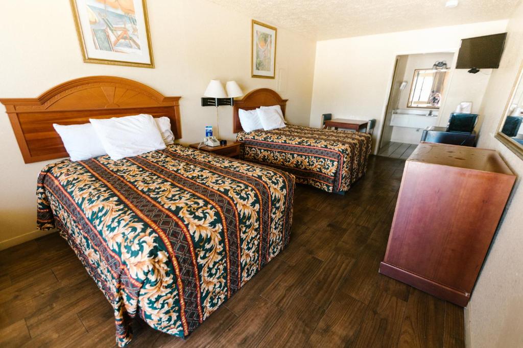 Summer Breeze Motel photo