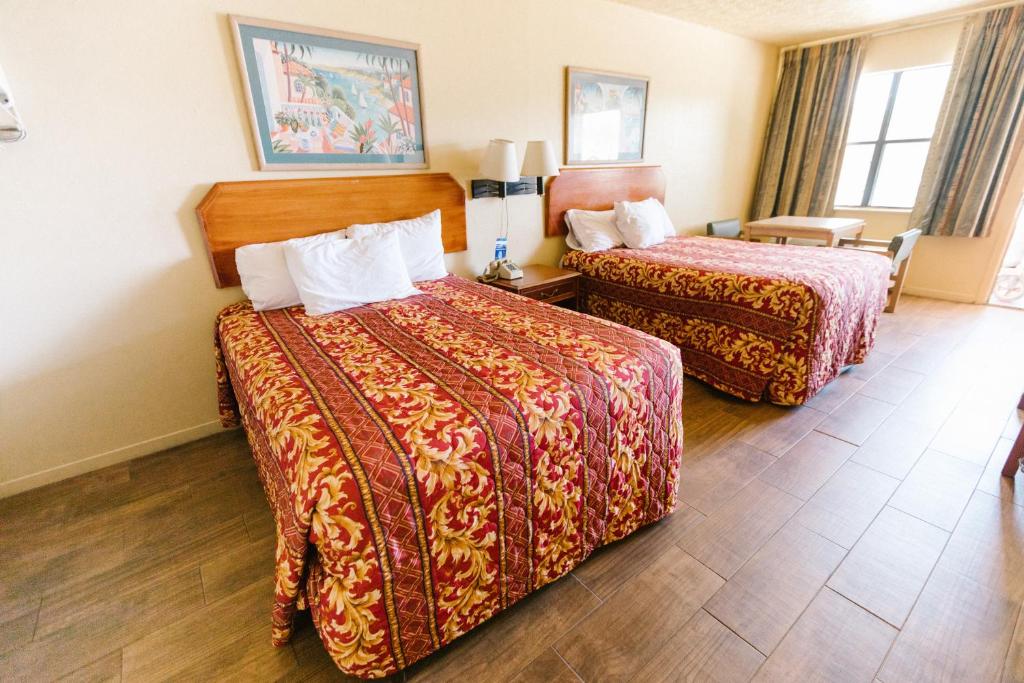 Summer Breeze Motel