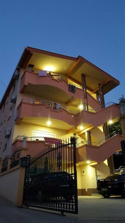 Ago Apartmani - 2