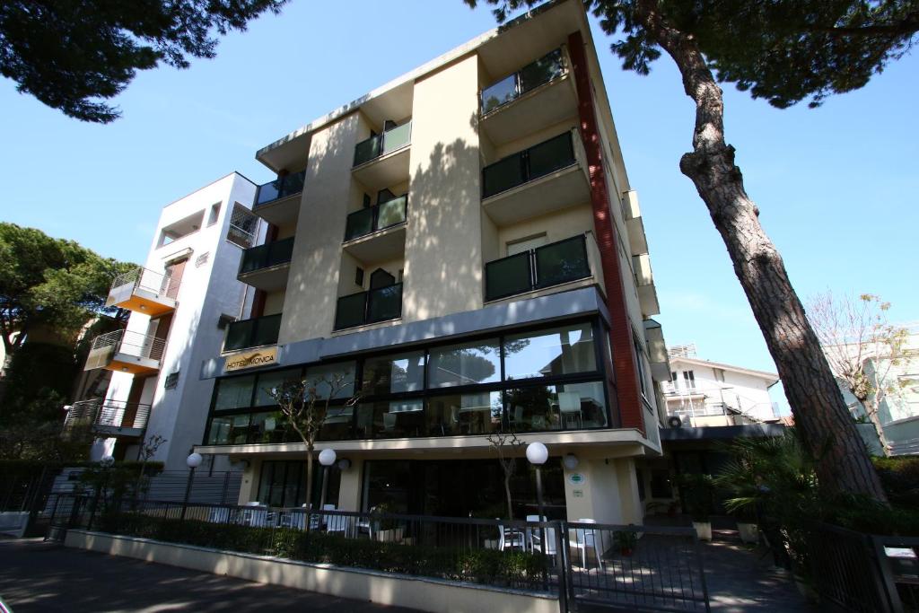Hotel Monica - 1