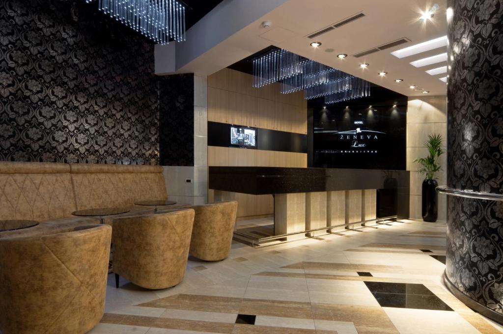 Hotel Zeneva Lux photo