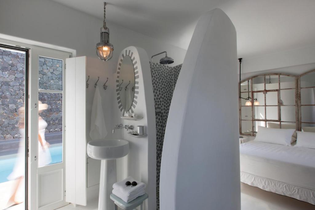 Erosantorini Estate photo