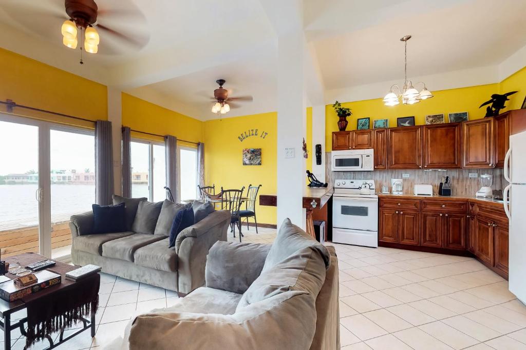 Suite F101 Mara Laguna, San Pedro