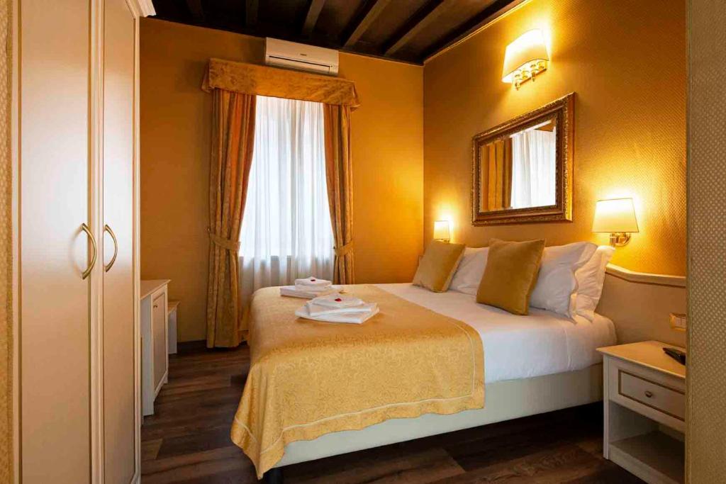Canova Rooms in Spanish Steps - 5