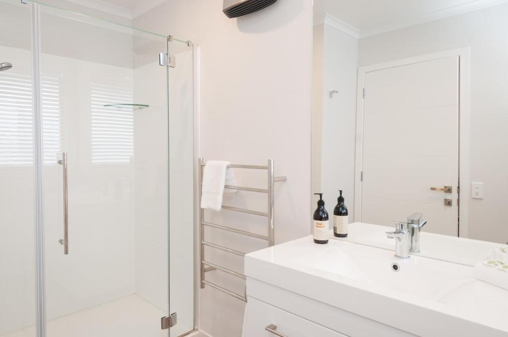 Luxury Rata Apartment - A photo
