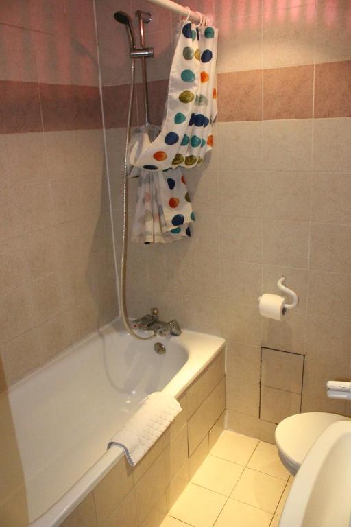 Bathroom, Hotel Relais Bergson in Paris
