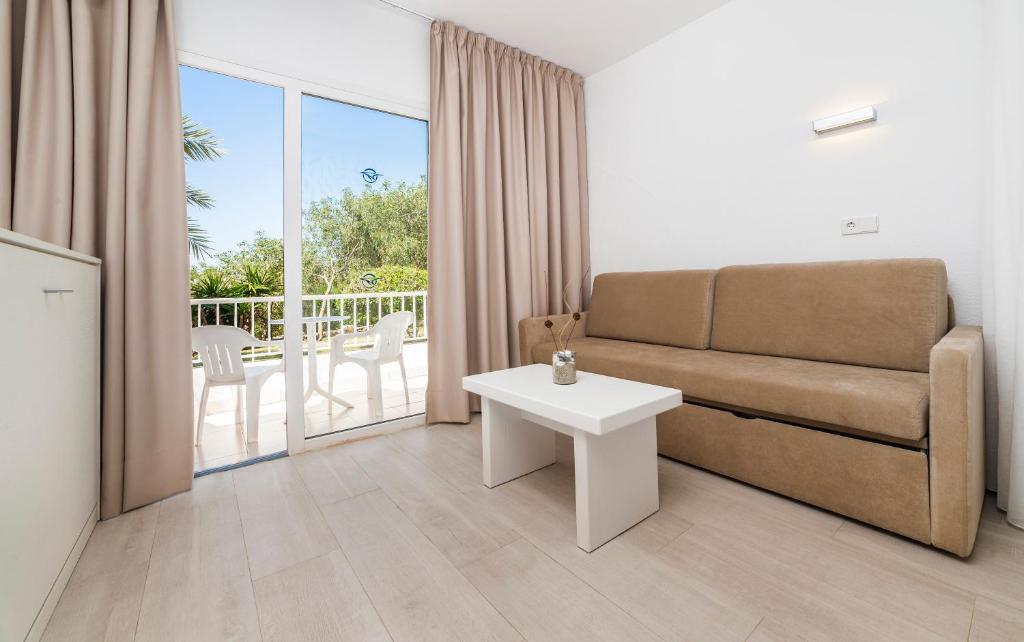 Globales Samoa — Hotel rooms in Calas de Mallorca, Balearic Islands